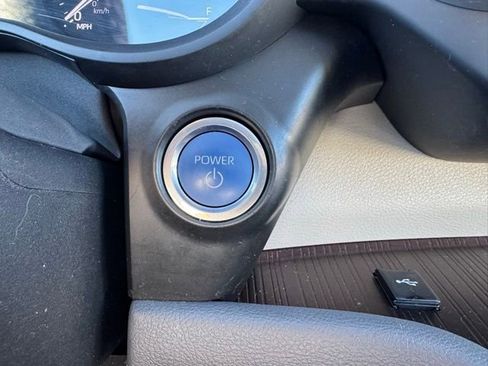 Certified 2024 Toyota Sienna XLE image 31