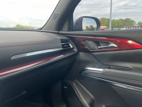 Used 2024 Chevrolet Traverse RS image 17