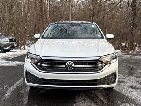 Certified 2024 Volkswagen Jetta SE w/ Panoramic Sunroof Package image 6