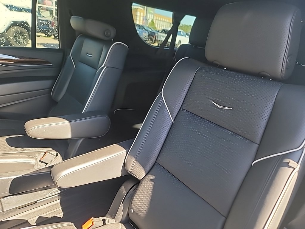 Used 2023 Cadillac Escalade ESV Premium Luxury w/ Performance Package AWD/4WD image 14