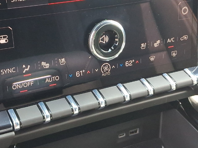 Used 2026 GMC Yukon AT4 AWD/4WD image 14