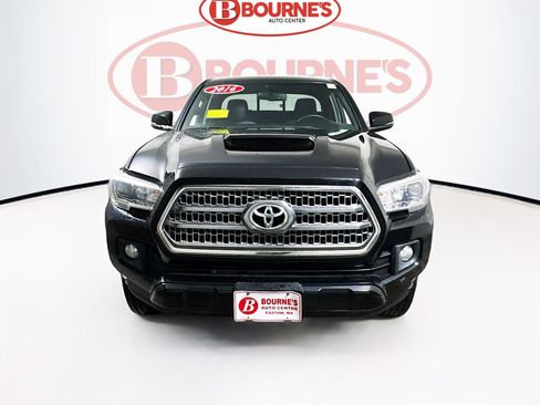 Used 2016 Toyota Tacoma TRD Sport image 5
