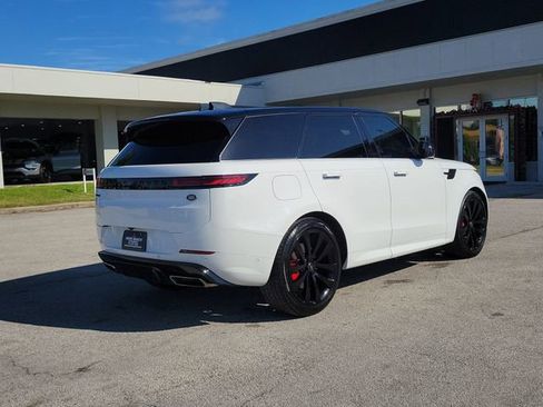 Used 2023 Land Rover Range Rover Sport SE Dynamic image 6