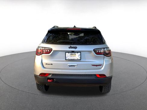 Used 2025 Jeep Compass Trailhawk image 6