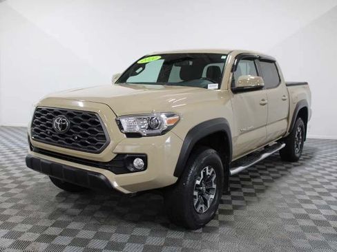 Certified 2020 Toyota Tacoma TRD Off-Road AWD/4WD image 2