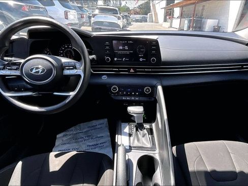 Used 2023 Hyundai Elantra SEL FWD image 11