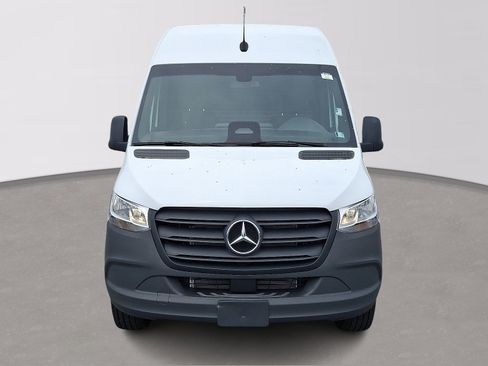 Used 2025 Mercedes-Benz Sprinter 2500 image 2
