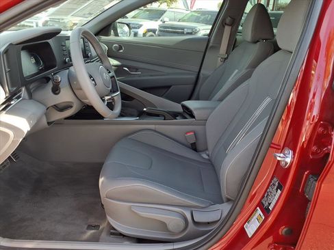 Certified 2025 Hyundai Elantra Sport image 12