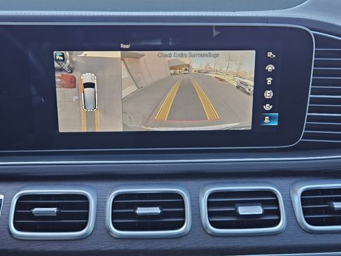 Certified 2023 Mercedes-Benz GLS 450 4MATIC image 18