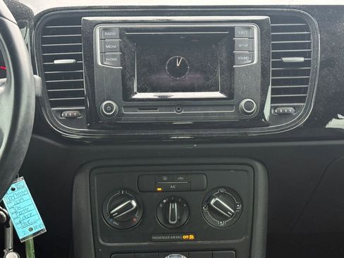 Used 2019 Volkswagen Beetle 2.0T image 20