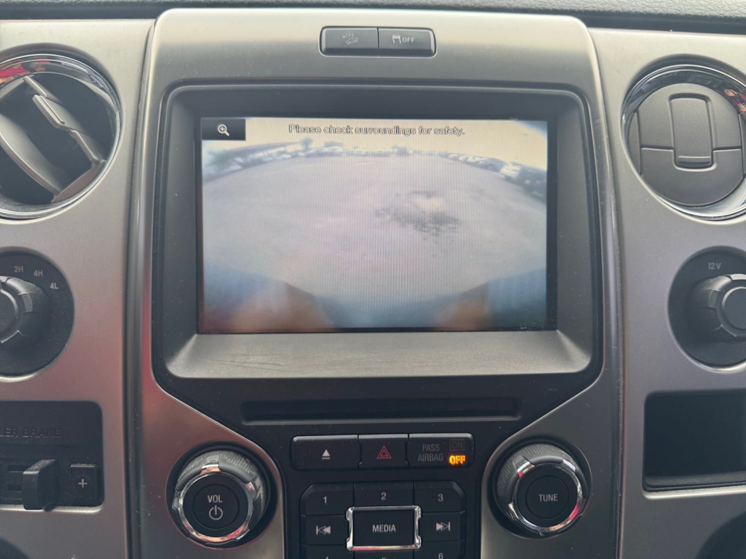 Used 2014 Ford F150 FX4 w/ Equipment Group 402A Luxury AWD/4WD image 21