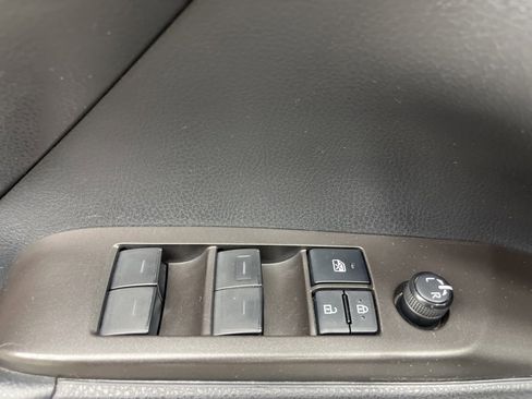 Used 2021 Toyota Camry LE image 29