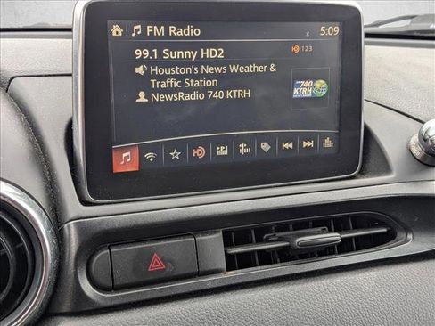 Used 2017 FIAT 124 Spider Abarth image 12