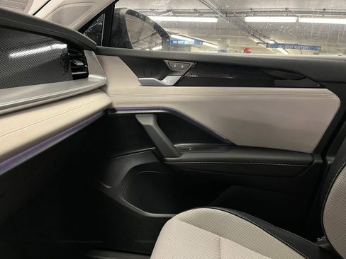 New 2026 Volkswagen Tiguan SE image 31