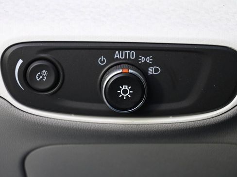 Used 2017 Chevrolet Bolt Premier w/ Infotainment Package image 24