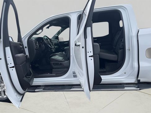 Used 2021 Chevrolet Silverado 1500 LTZ w/ LTZ Premium Package AWD/4WD image 28