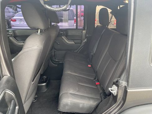Used 2017 Jeep Wrangler Unlimited Sport w/ Connectivity Group AWD/4WD image 17