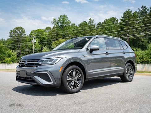 Used 2024 Volkswagen Tiguan Wolfsburg Edition AWD/4WD image 3
