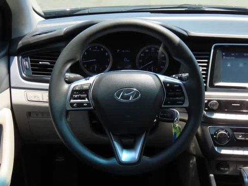 Used 2018 Hyundai Sonata SE FWD image 20