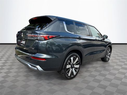 New 2025 Mitsubishi Outlander SE image 5