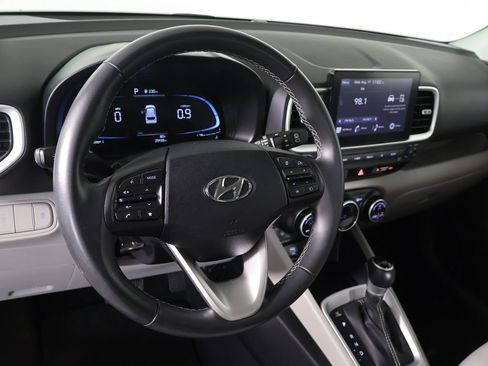 Certified 2024 Hyundai Venue SEL FWD image 23