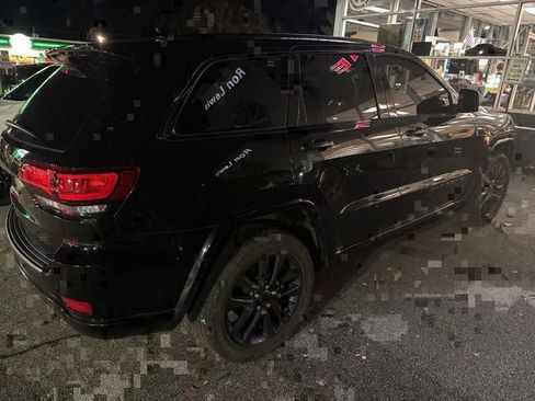 Certified 2021 Jeep Grand Cherokee Laredo X image 2