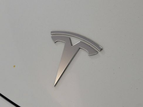 Used 2022 Tesla Model 3 Standard Range RWD image 8