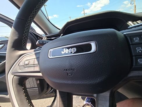 Certified 2023 Jeep Grand Cherokee Limited w/ Luxury Tech Group II AWD/4WD image 30