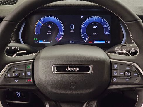 New 2025 Jeep Grand Cherokee 4WD image 19