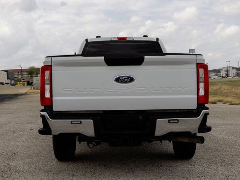 Used 2024 Ford F250 XL w/ XL Chrome Package image 6