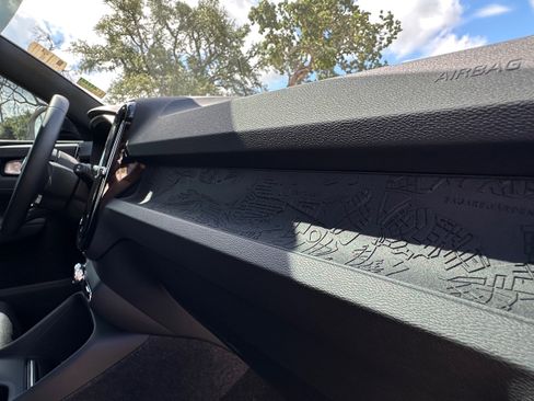 Used 2025 Volvo EX40 Core image 13