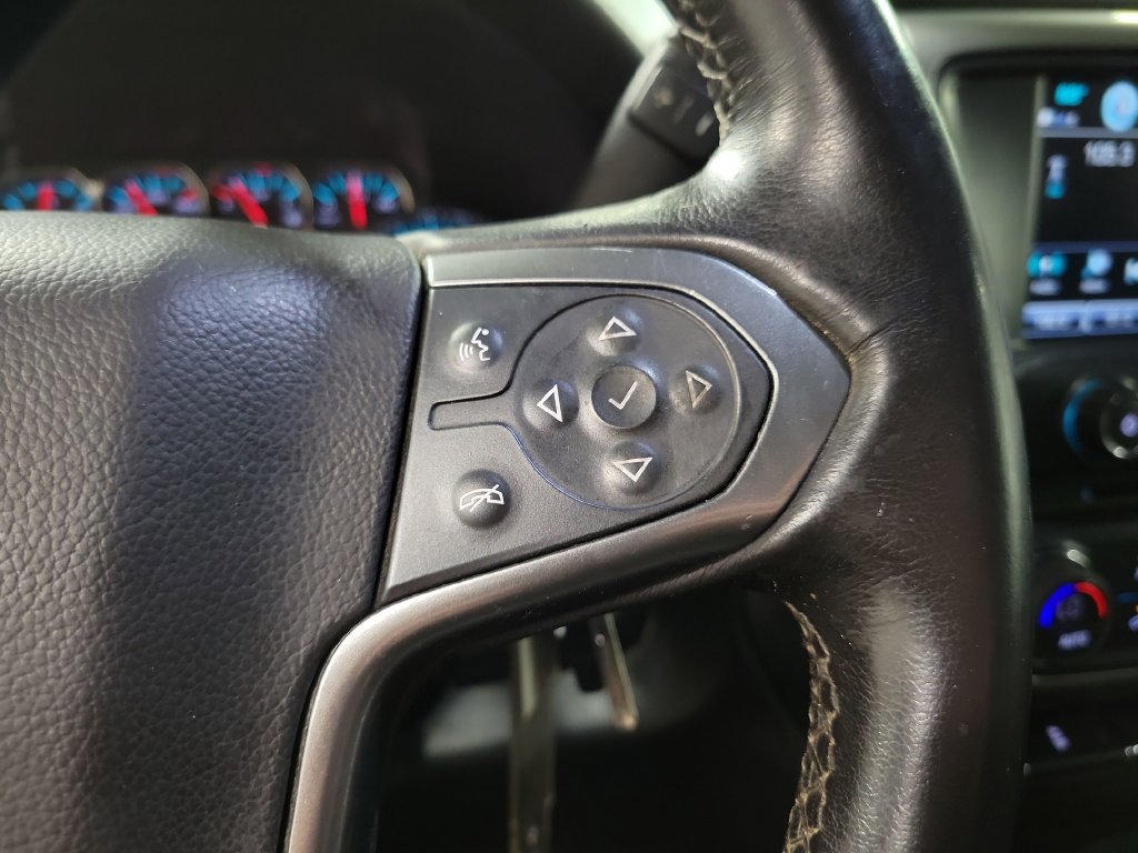 Used 2018 Chevrolet Silverado 1500 LT w/ Midnight Edition AWD/4WD image 25