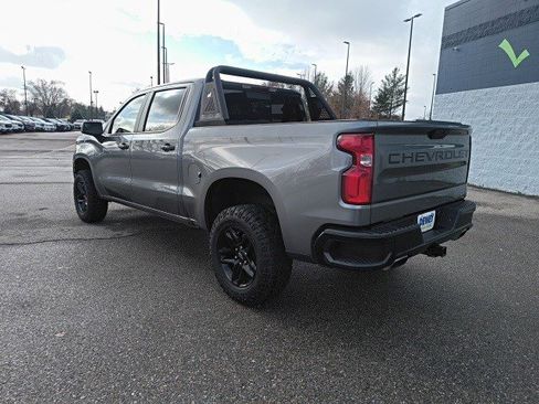 Used 2021 Chevrolet Silverado 1500 LT Trail Boss w/ Convenience Package II image 3