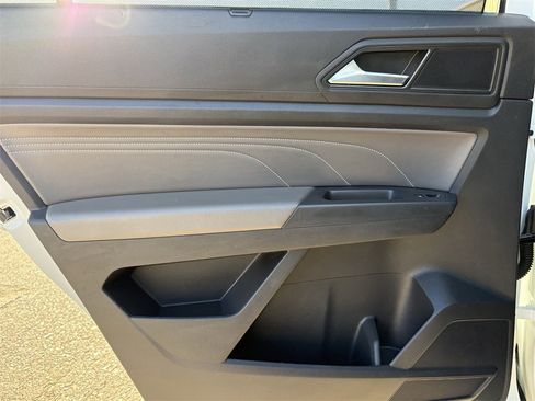 Used 2023 Volkswagen Atlas SE image 23