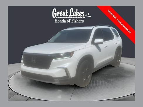 Used 2025 Honda Pilot Touring image 1