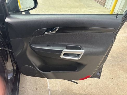 Used 2014 Chevrolet Captiva Sport LT FWD image 16