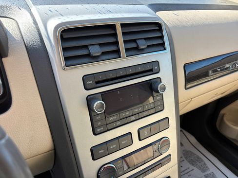 Used 2008 Lincoln MKX 2WD image 19