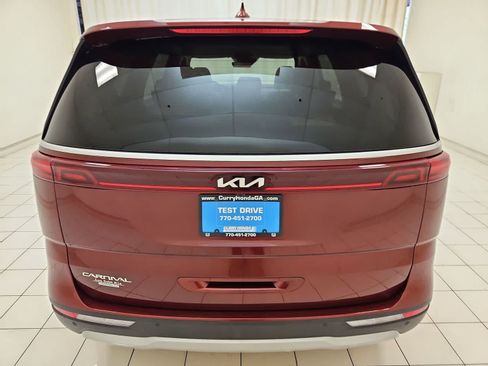 Used 2024 Kia Carnival LX FWD image 26