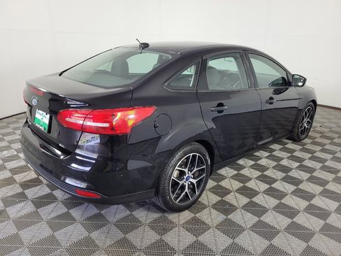 Used 2017 Ford Focus SEL FWD image 9