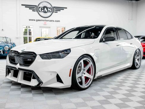 Used 2025 BMW M5 w/ Carbon Package AWD/4WD image 3