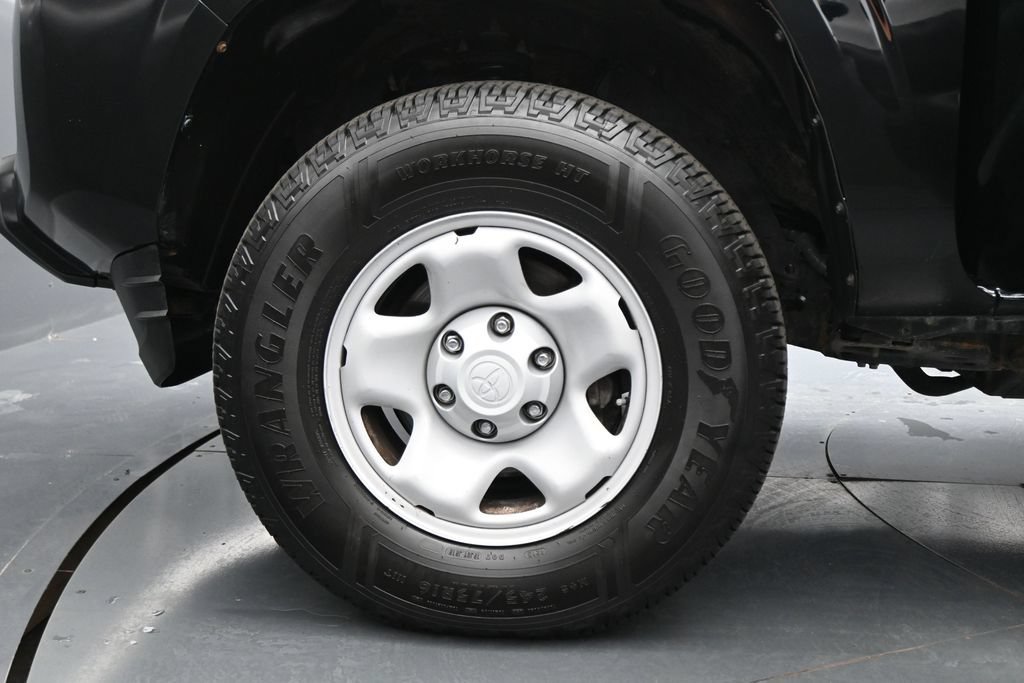 Used 2022 Toyota Tacoma SR AWD/4WD image 24