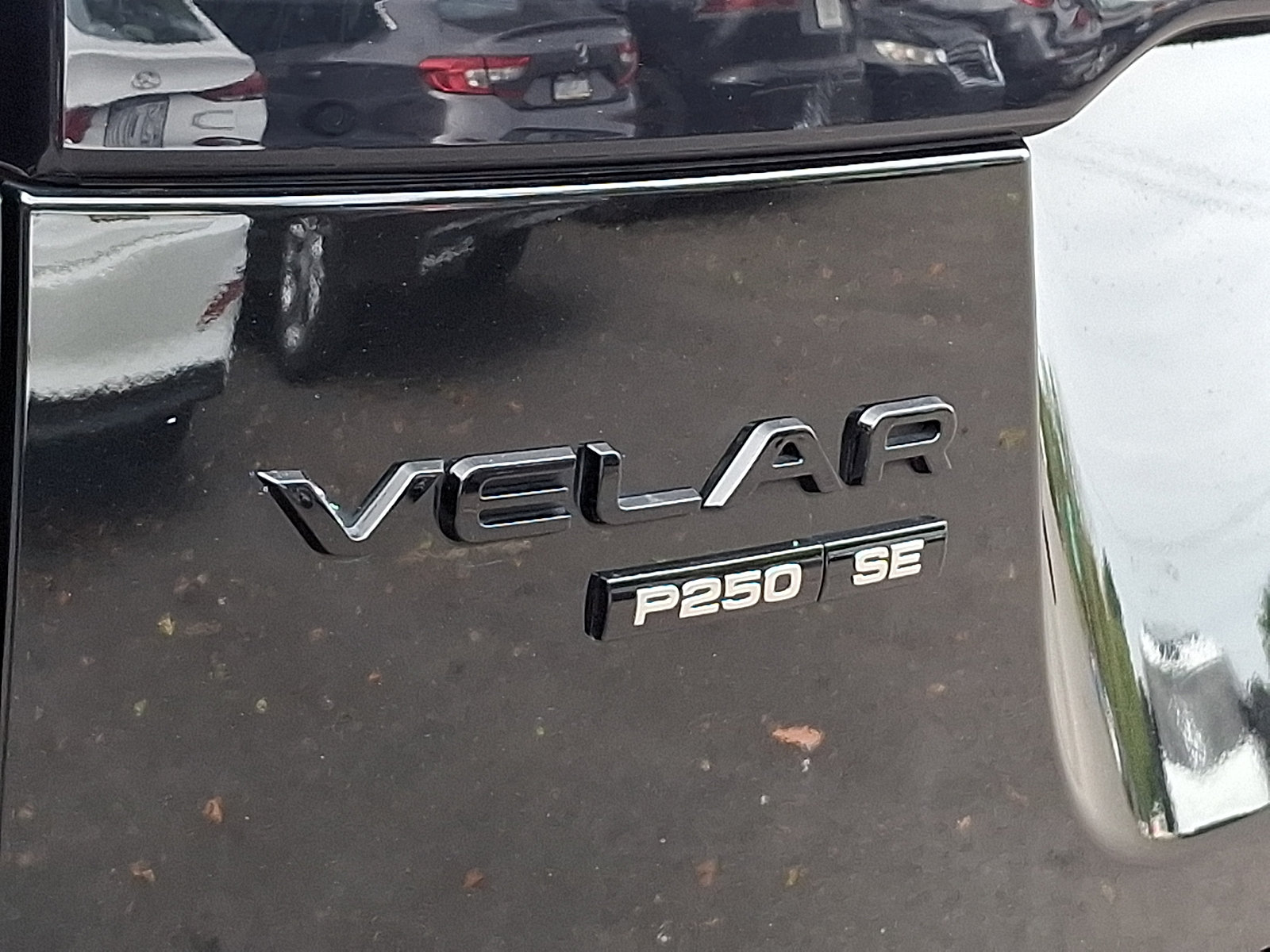 Used 2019 Land Rover Range Rover Velar R-Dynamic SE AWD/4WD image 29