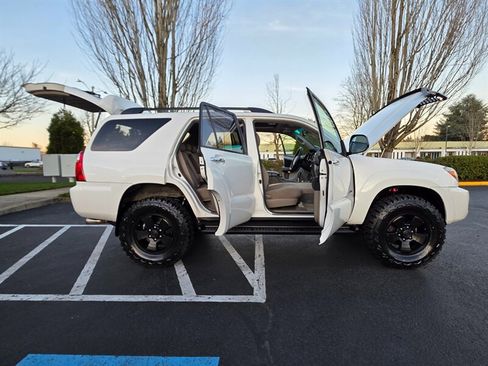 Used 2007 Toyota 4Runner SR5 image 24