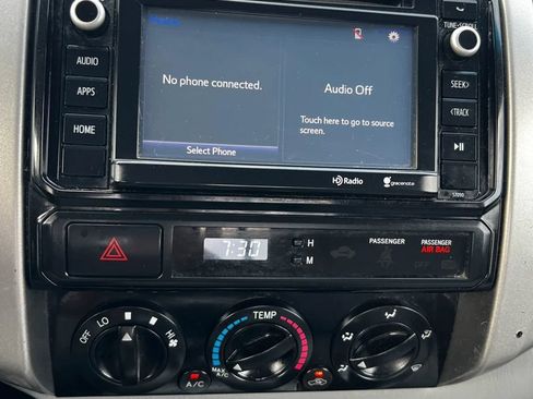 Used 2014 Toyota Tacoma 4x4 Access Cab V6 w/ SR5 Package image 15