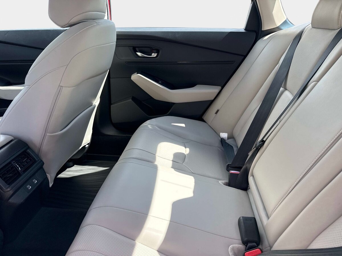 Used 2024 Honda Accord EX-L image 12