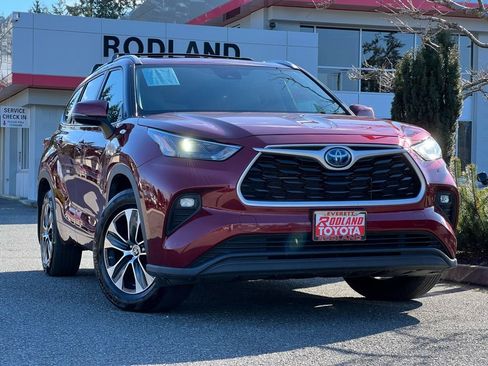 Used 2023 Toyota Highlander XLE image 1
