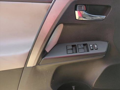 Certified 2017 Toyota RAV4 XLE FWD image 11