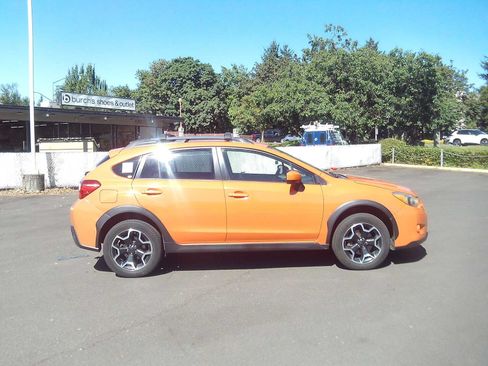Used 2015 Subaru Crosstrek 2.0i Premium AWD/4WD image 6
