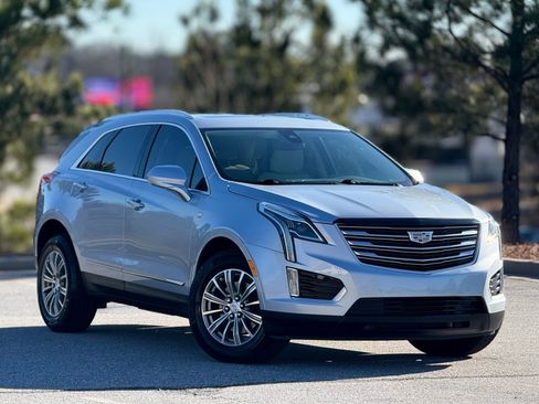 Used 2017 Cadillac XT5 Luxury w/ Driver Awareness Package image 12