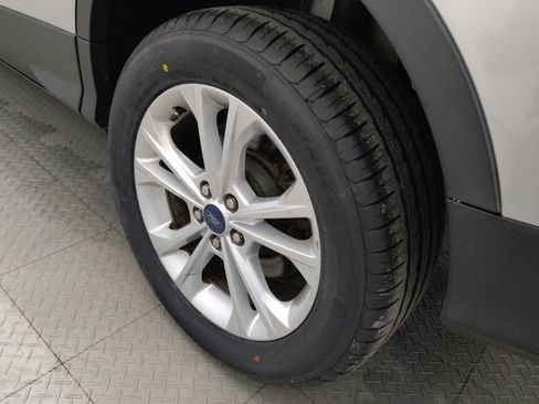 Used 2017 Ford Escape SE w/ Equipment Group 201A image 31